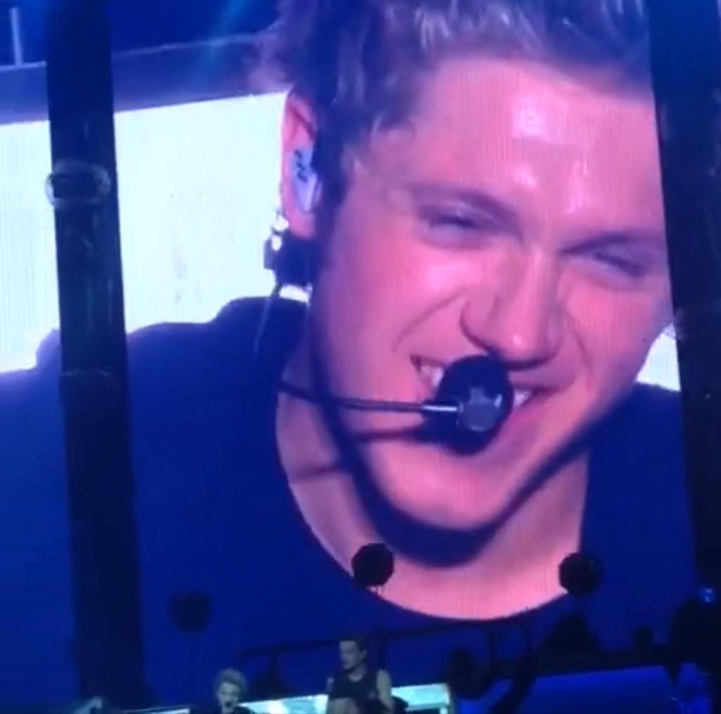 1D_LJP's tweet photo. この笑顔のためにRTお願いします

I vote for #Directioners – One Direction #SoFantastic @radiodisney http://t.co/0iTBhbJaNF