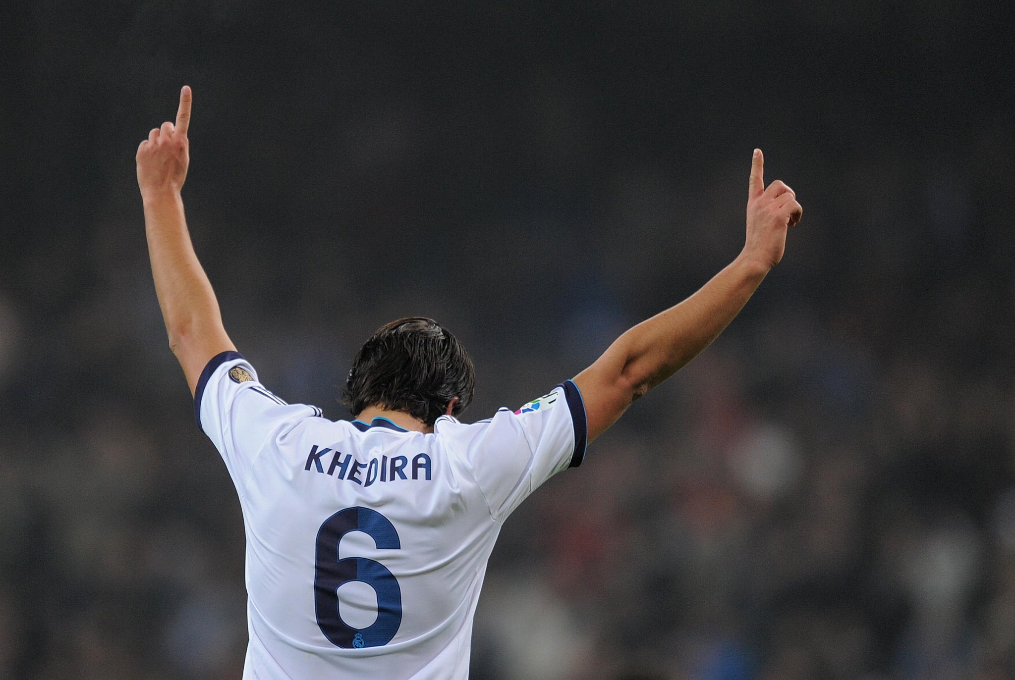 Sami Khedira was born on this day in 1987! Wish the midfielder and winner a happy birthday! 