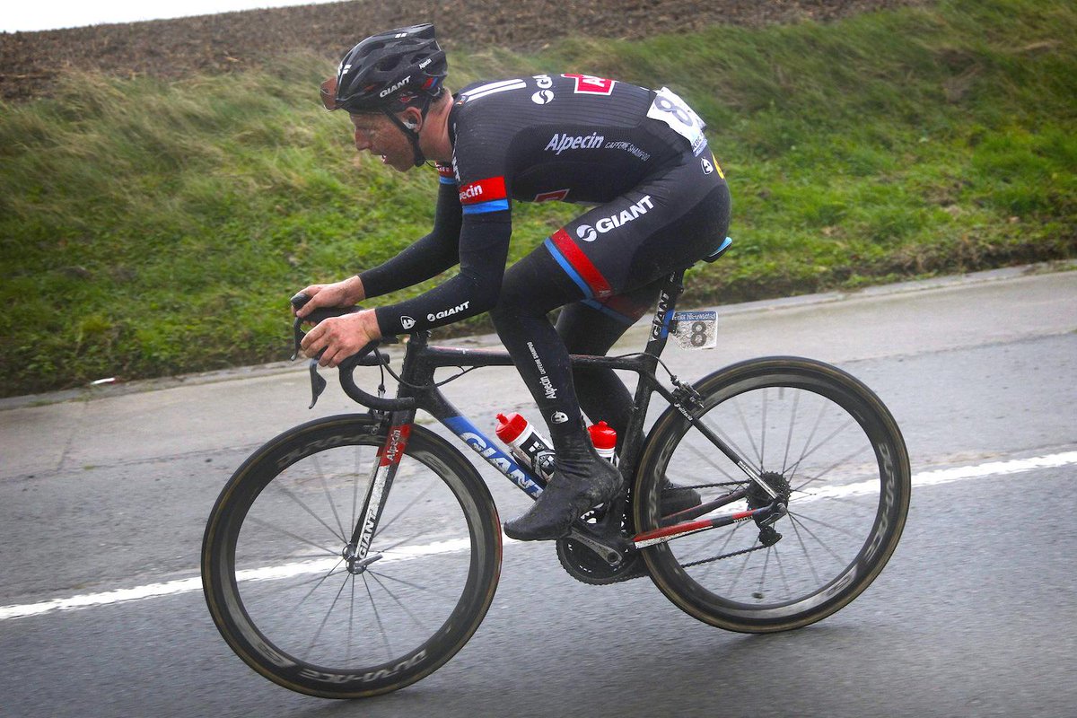 RT If you’re NOW joining #flandersshowoff LIVE with <a href="/ZicoWaeytens/">zico waeytens</a> ow.ly/LcoiO #RVV #KeepChallenging