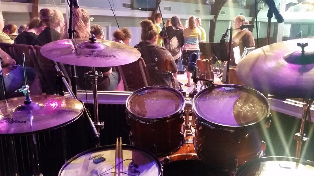 christian_moraa's tweet photo. β@gat_thirtyfive_: Easter Eve shenanigans.. #choirpractice http://t.co/LLbmuV3wvpβ#savage #shedding #crazychops