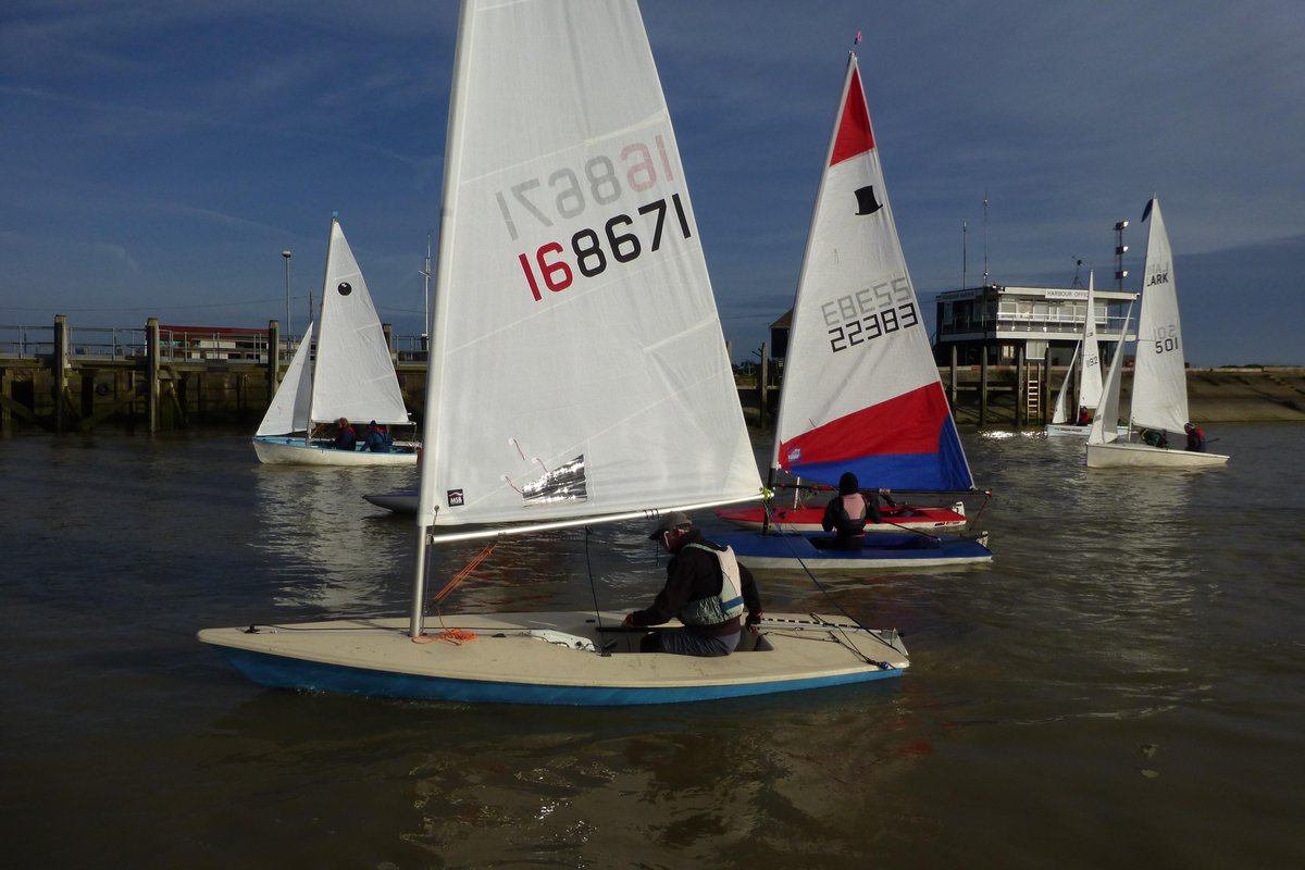 MM_RHSC's tweet photo. The yearly Easter Egg Race takes place on Monday 6 April 2015 at the Rye Harbour Sailing Club from 11:00 hrs. http://t.co/0ZYMfoGwA4