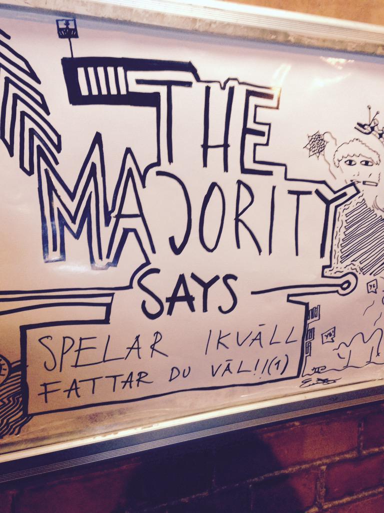 Att <a href="/themajoritysays/">The Majority Says</a> designat kvällens affisch är extra kärlek