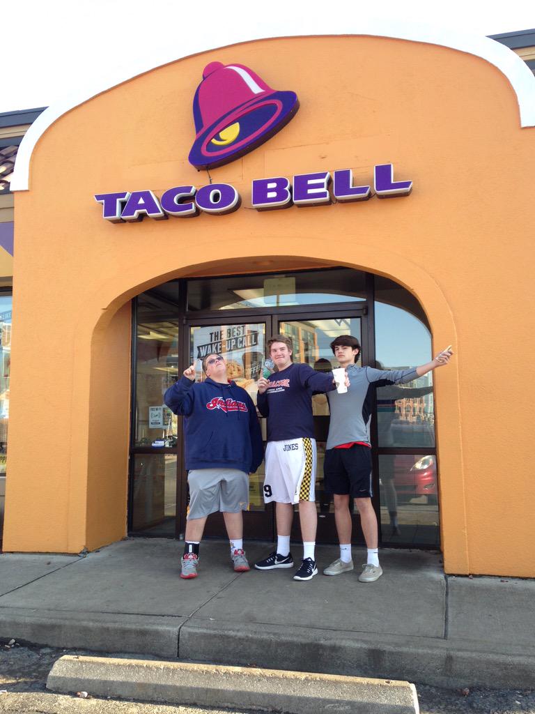 SexyBoySwitzer's tweet photo. The live más Kings http://t.co/bA1SE5NaPa
