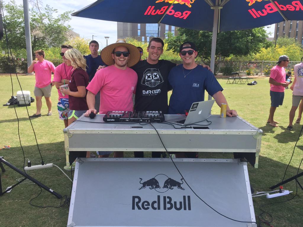 ADRENALNRUSH's tweet photo. Throwing it down at ASU for πκα on this Saturday afternoon.
#ASUPIKE
#darkside http://t.co/R9y0f9ncEY
