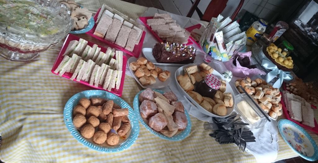 DMA_FoodTech's tweet photo. Happy Easter everyone, we've had our easter celebrations today, afternoon tea and an easter egg hunt. Love it xx http://t.co/9eBVyRgSlC