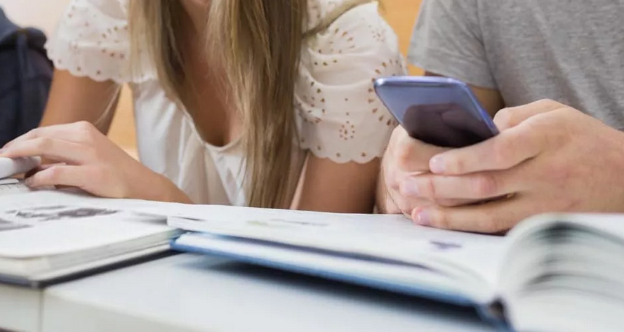 Column: Why #texting should be part of teaching [#EdTech]  tech.mg/dR3QaD