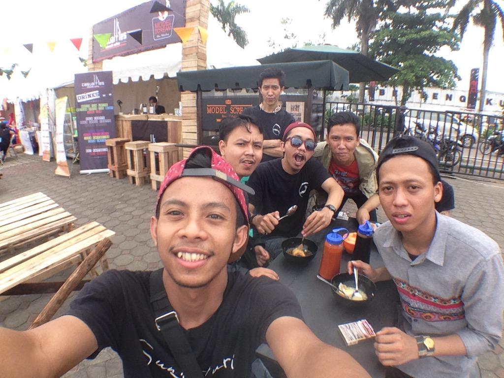 ModelScreamplg's tweet photo. @MusiFest_PLG besok berakhir, cobain keburu susah ngenyobain http://t.co/x35jkRk2ql