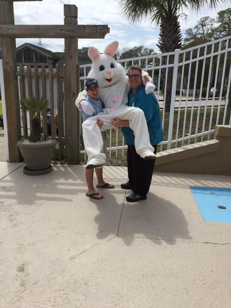 HubbellEnt's tweet image. Brad and I getting some bunny love! #HubbellEnt #HappyEaster #HeIsRisen #JesusFreak #JIOSRadio