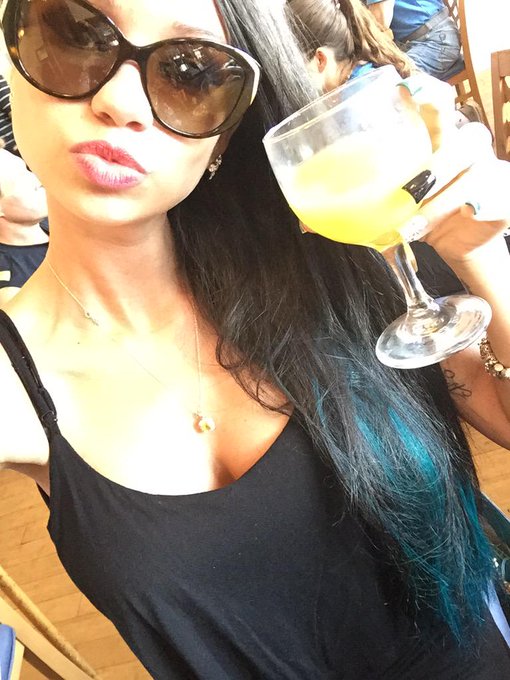 Morning mimosas #thuglife got my #angel wings so I can fly high! #blessed #raybaybay #babyposh http://t<a href="/tag/thuglife"class="tags">#thuglife</a><a href="/tag/angel"class="tags">#angel</a><a href="/tag/blessed"class="tags"><span>#blessed</span></a><a href="/tag/raybaybay"class="tags"><span>#raybaybay</span></a><a href="/tag/babyposh"class="tags"><span>#babyposh</span></a>