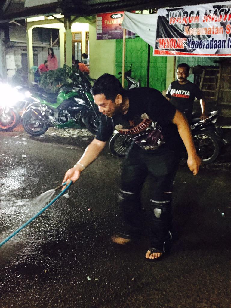 SF313_Pusat's tweet photo. Happy birthday bro @dedybigguy http://t.co/1mkRKhPLkC