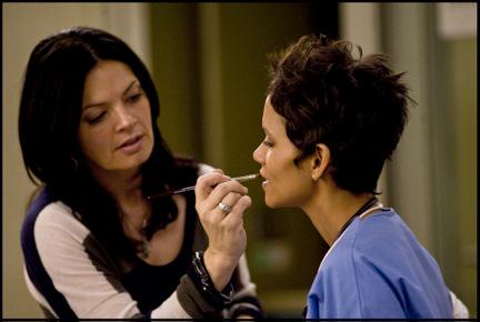 IMATS's tweet image. .@LondonBrushCo &amp;amp; @KryolanOfficial will show how to create vintage red-carpet looks on the #IMATSny Main Stage!