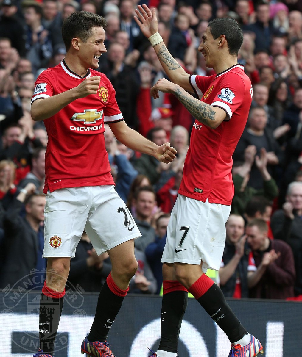 ManUtd's tweet photo. See the best images from #mufc vs Villa in our gallery: http://t.co/WvYaKSpYEG http://t.co/twCH2O8dfg