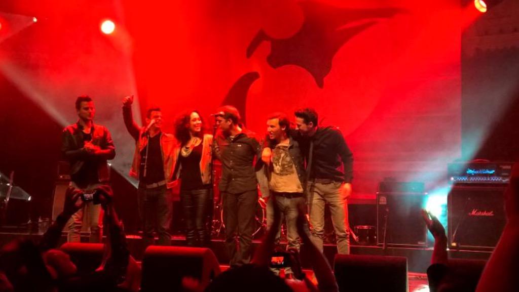 Ten11band's tweet photo. Dat was kickuhhh!!! #paradiso #PinguinRadio #pinguinsinparadiso http://t.co/rzbsZPjnQB