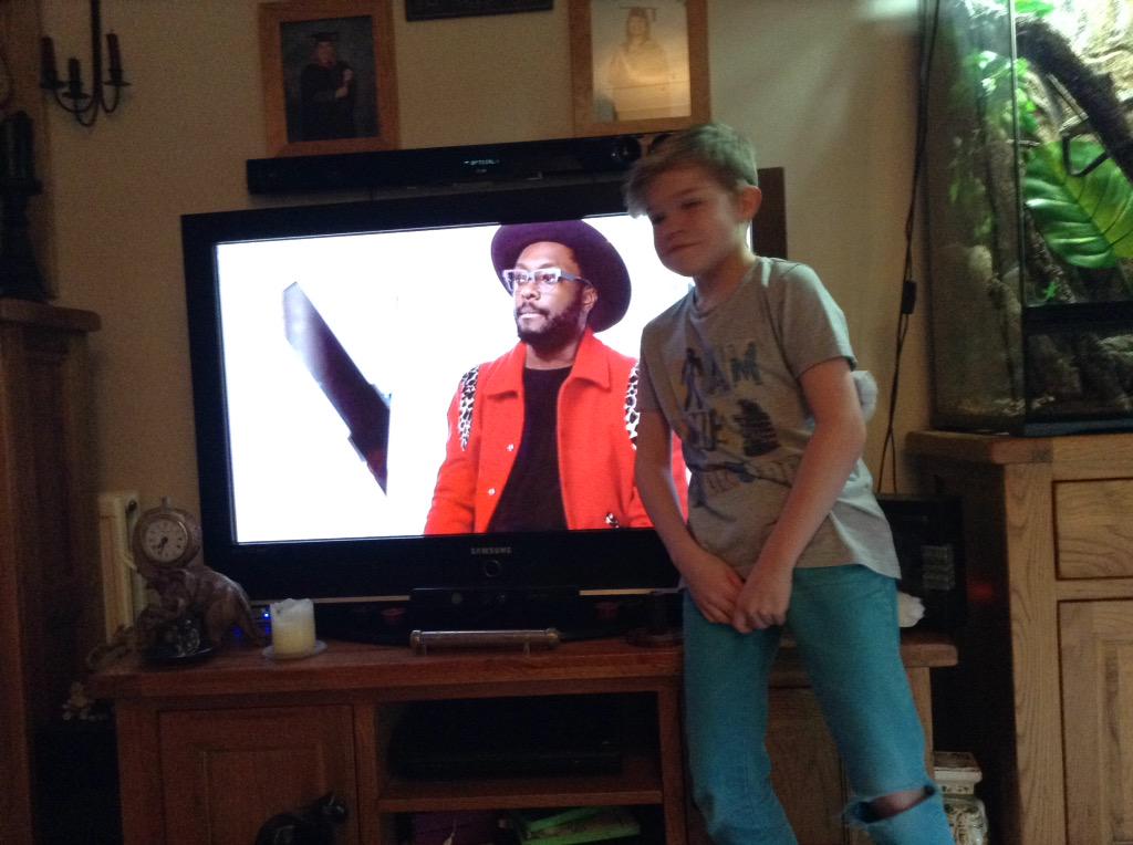 iamwill's tweet photo. #vote4lucy “@awade101: @iamwill #selfiewithwill #bbcthevoiceuk http://t.co/Zpqc9WcPHR”