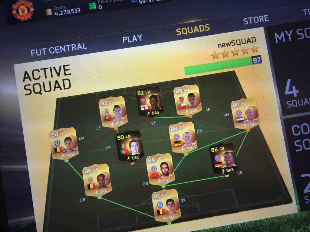 FIFAGod10's tweet photo. @NepentheZ Looks fucked up- Chem formation etc but I won the champions tournament 4 times. It's beast- try it! http://t.co/mVigQi8PNh