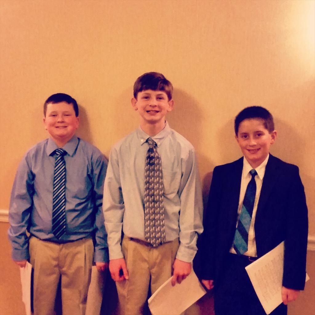 astanley79's tweet photo. #L2L15 #FSLC (future song leaders of the church) http://t.co/RiPqdZtOFg
