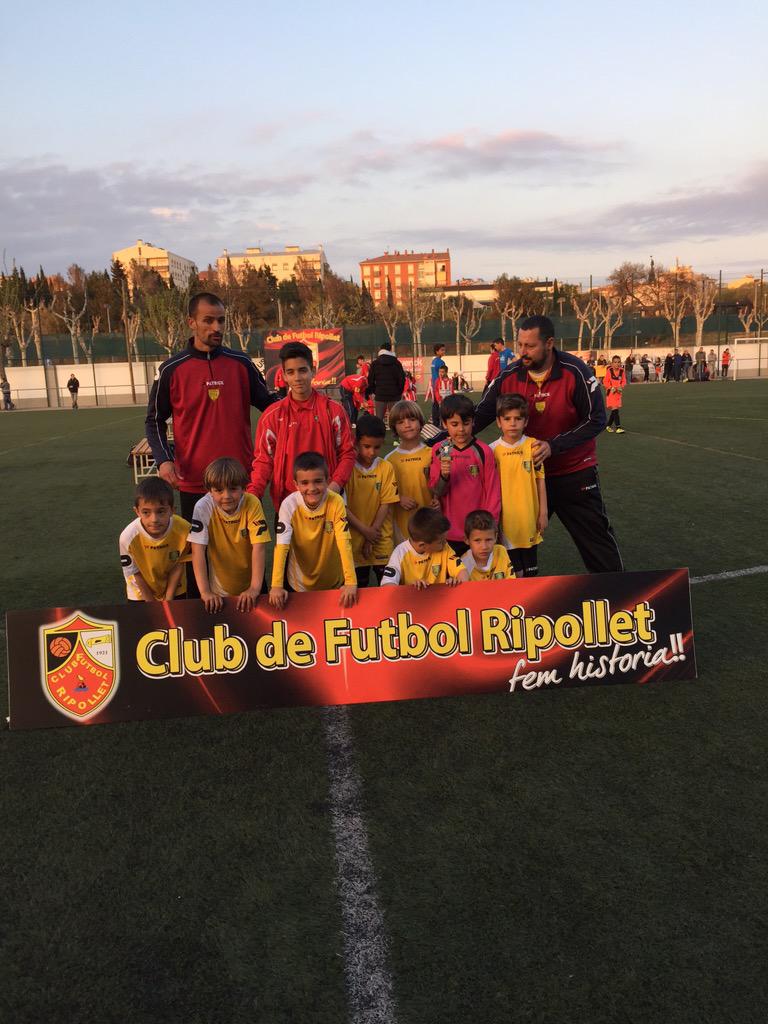 ytfaoficial's tweet photo. En nombre de entrenadores y jugadores de Ytfa, dar gracias a Rafa (infantil @RipolletCF) por el gran trato recibido http://t.co/TqGV1NeyLS