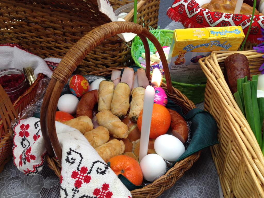 yogapatti's tweet photo. Getting ready for blessing of our Easter basket. Happy Easter http://t.co/iaBs07gfpC
