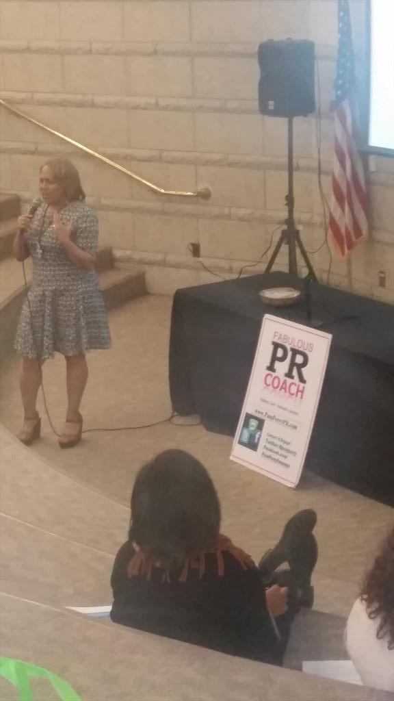 7adyinred's tweet photo. Listening to @pamperry lecture on branding at #LAUNCHED2015 http://t.co/SGEYIiOXEQ