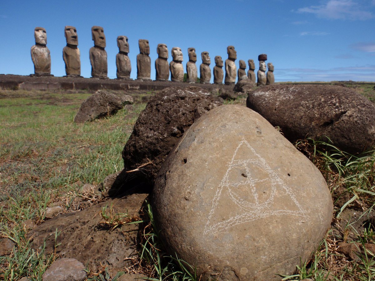 SalamanderClimb's tweet photo. Knights take Easter Island. #gogoknights #isladepascua http://t.co/jZ9NvOFjnu