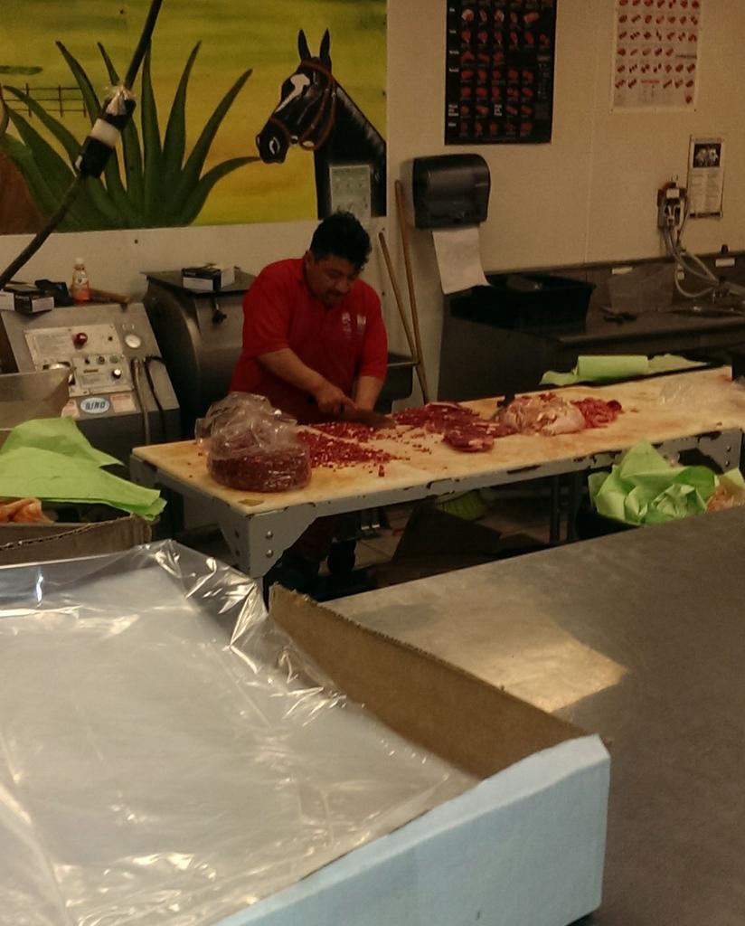 bandido_burrito's tweet photo. Can you say fresh meat???!!!!! @BleuGarten #bandidostyle http://t.co/iYFXgzMPRR