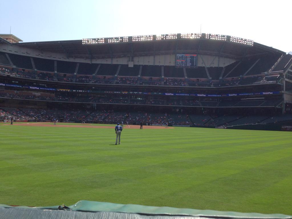 coasterron's tweet photo. @astros vs @Royals #RoofOpen #Astros #royals #MLB #AstrosMMP #AstrosST http://t.co/krCEMmWOd4