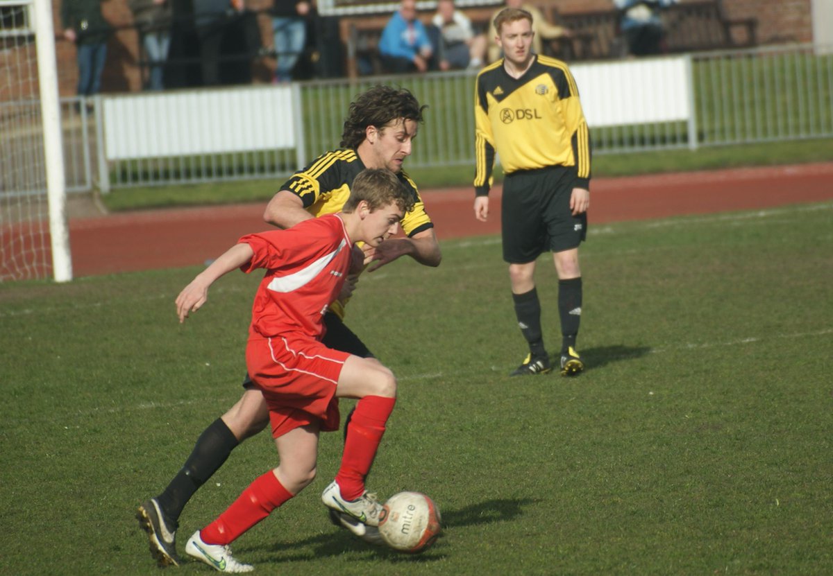 stowtownfc's tweet photo. .@Danny_F_Lines made his full senior debut in the defeat at Great Yarmouth and was chosen as Stow's Man of the Match http://t.co/L9NCpGUXCk