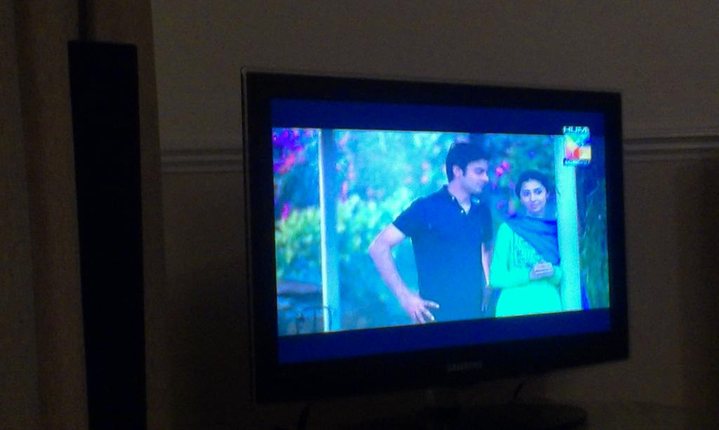 theonewithsidra's tweet photo. Humsafar's last episode! :'( #memories #humeurope #asharkhirad #khisher #foreverlove http://t.co/hHJTJkTcmG