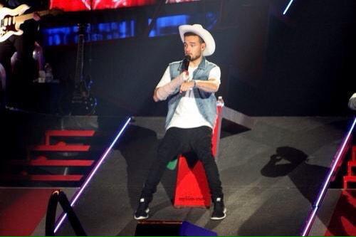 AliceMayni's tweet photo. liam and cauboi♡♥♡ http://t.co/IVCSMbuoy1