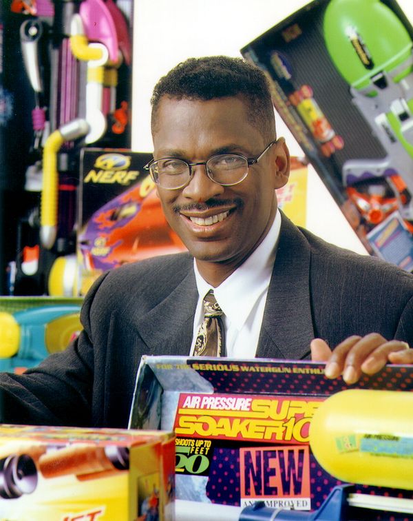 The inventor of the Super Soaker is a nuclear engineer &amp; NASA scientist with >100 patents

biography.com/people/lonnie-…