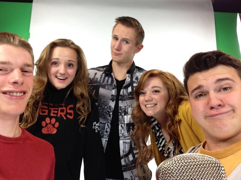 ColbBut96's tweet photo. @Compatonix Behind the scenes of "Trashin' the Camp." http://t.co/LWaGFFrsgj