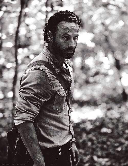 WitchCauldron1's tweet photo. #TWDFamily👣💀👣 http://t.co/NzPprvdXaN