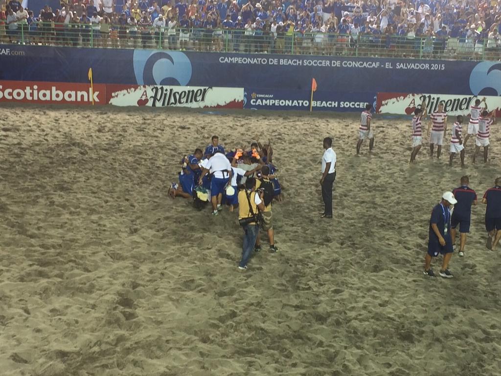 ESATravelSV's tweet photo. ¡Grande #SelectaPlayer la número 1 en nuestros corazones! http://t.co/eHEh4yJe5U