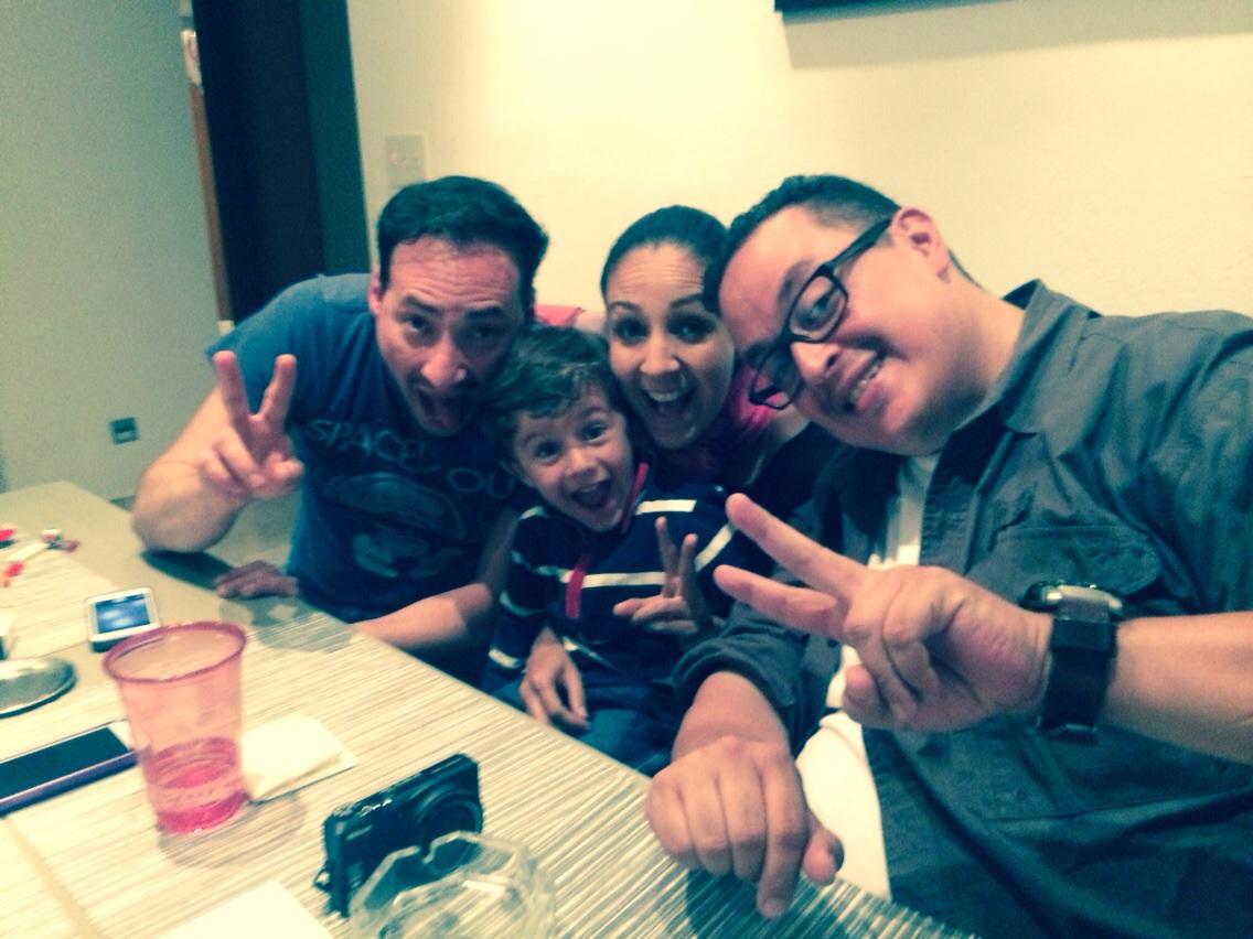 festejando!!!! Victor Snow,Kike Hdz Alcazar y mi vida :)