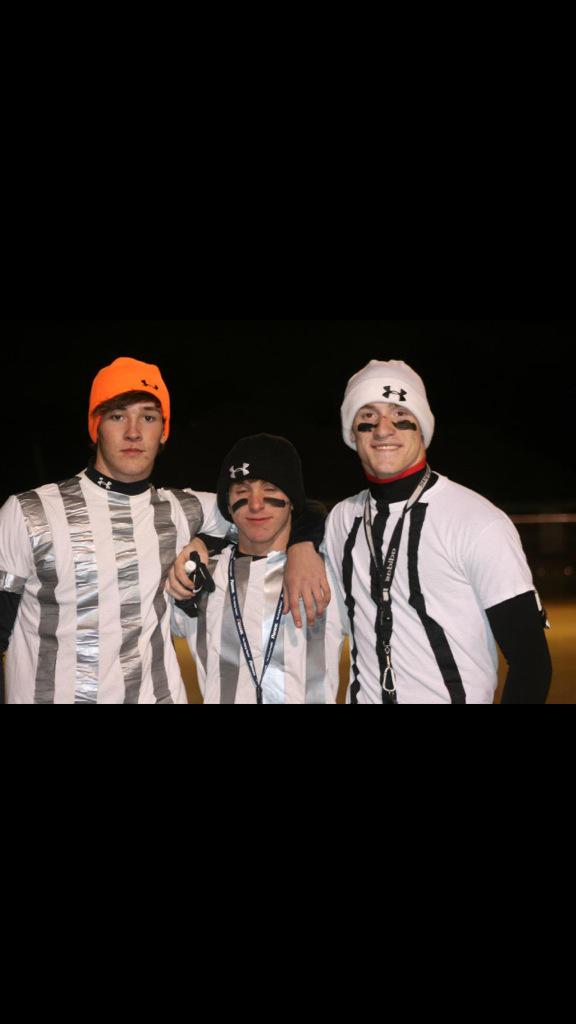 bozedoingthings's tweet photo. Boze officiating a powder puff game. http://t.co/vriY7JfOaM