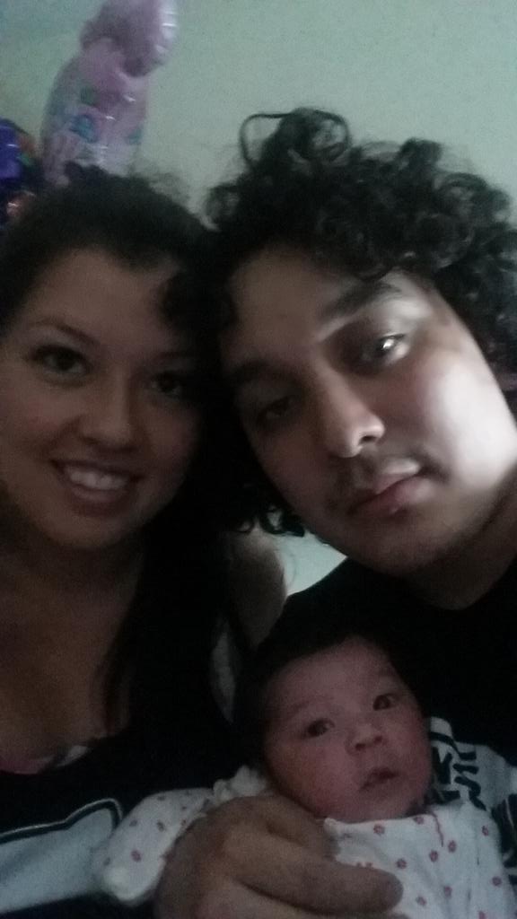 teresafe28's tweet photo. Mi familia. Los amo http://t.co/yWJc87KeDE