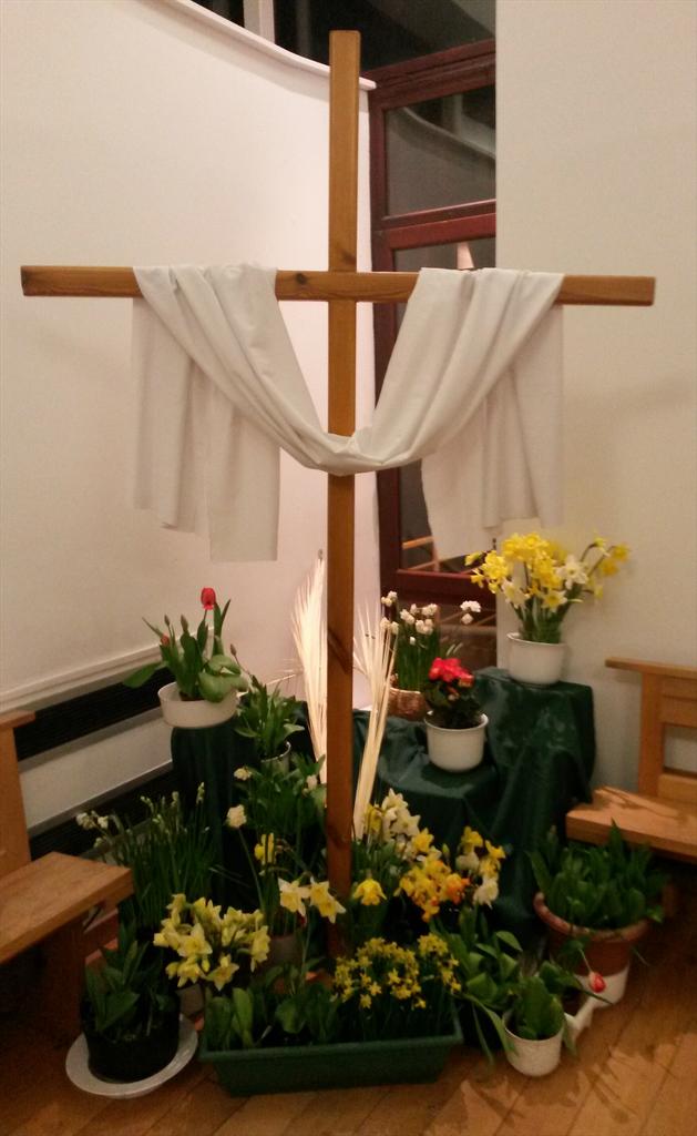 ColetteWa11ace's tweet photo. Beautiful Easter Vigil @St_Ninians this evening http://t.co/x2LkTdQ4IG