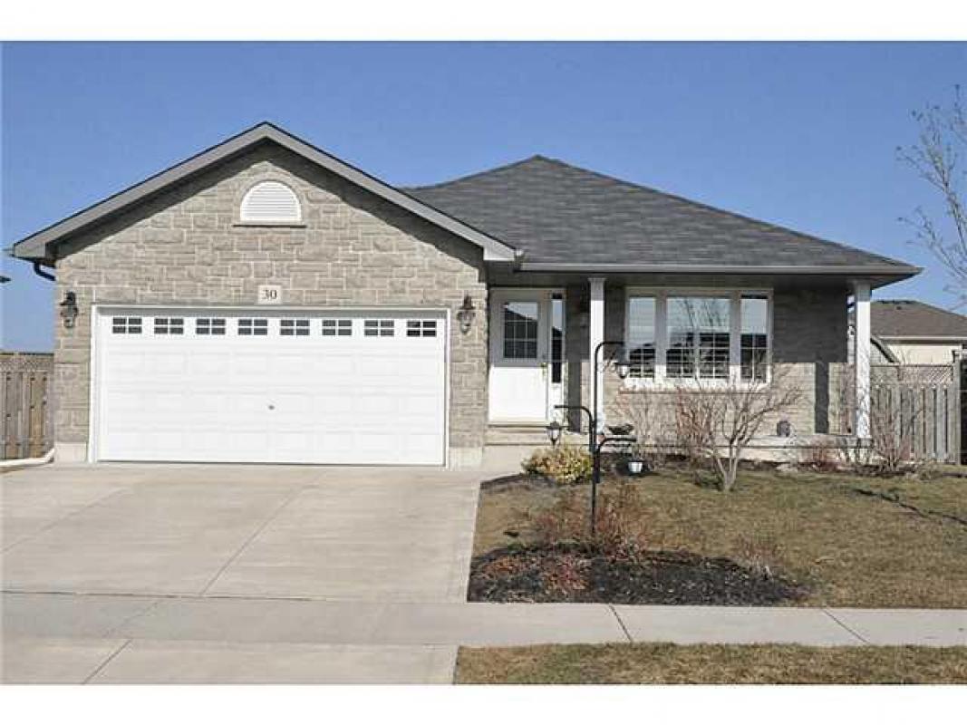 RiversideRemax's tweet photo. Do you know someone looking for a great #property in #Hagersville?  http://t.co/5F6QT1wxWY #realestate http://t.co/jcyUR6xxAV