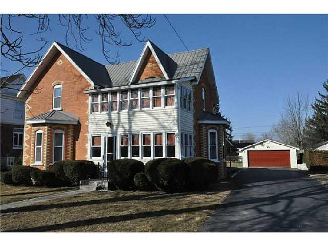 RiversideRemax's tweet photo. Just listed by Shannon Veri in #Hagersville #ON. 16 VICTORIA Street! Please retweet! http://t.co/WKySU15k1Z http://t.co/gizgeT6Cqk