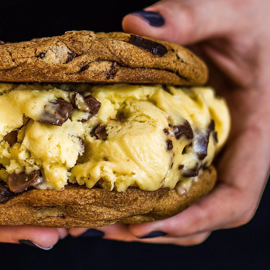 dennisfprescott's tweet photo. Cream Egg Ice Cream. Hit the recipe @ http://t.co/iTGl4vzeZ8 http://t.co/EYgHF3b6Mr