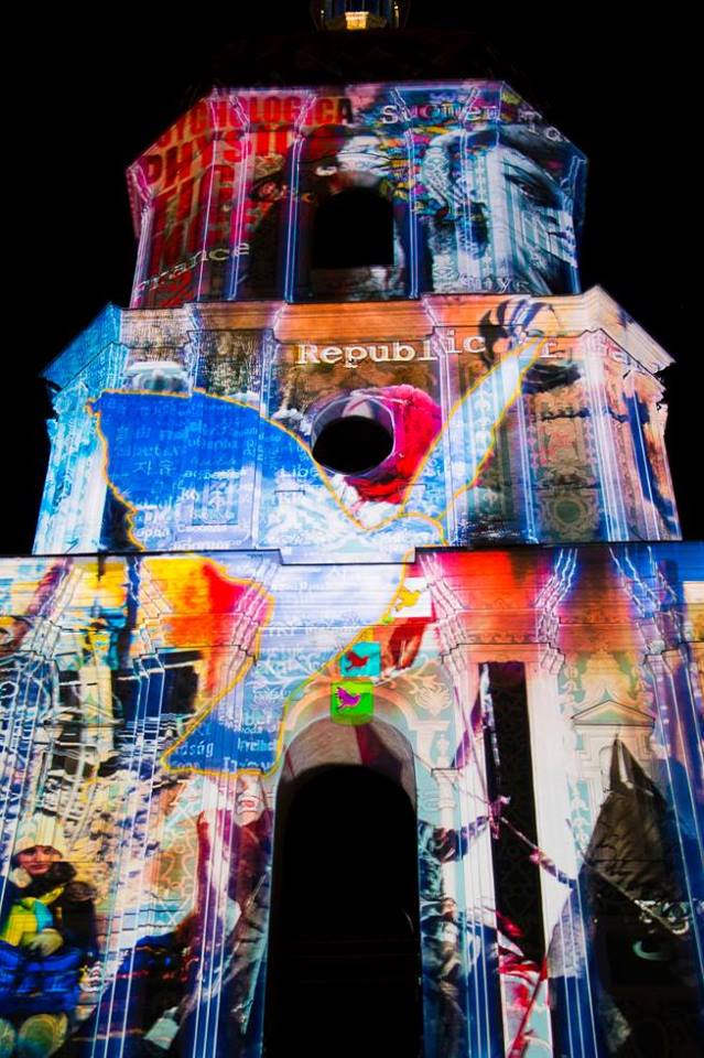 TetySt's tweet image. Amazing light show in #Kyiv today #frenchspring