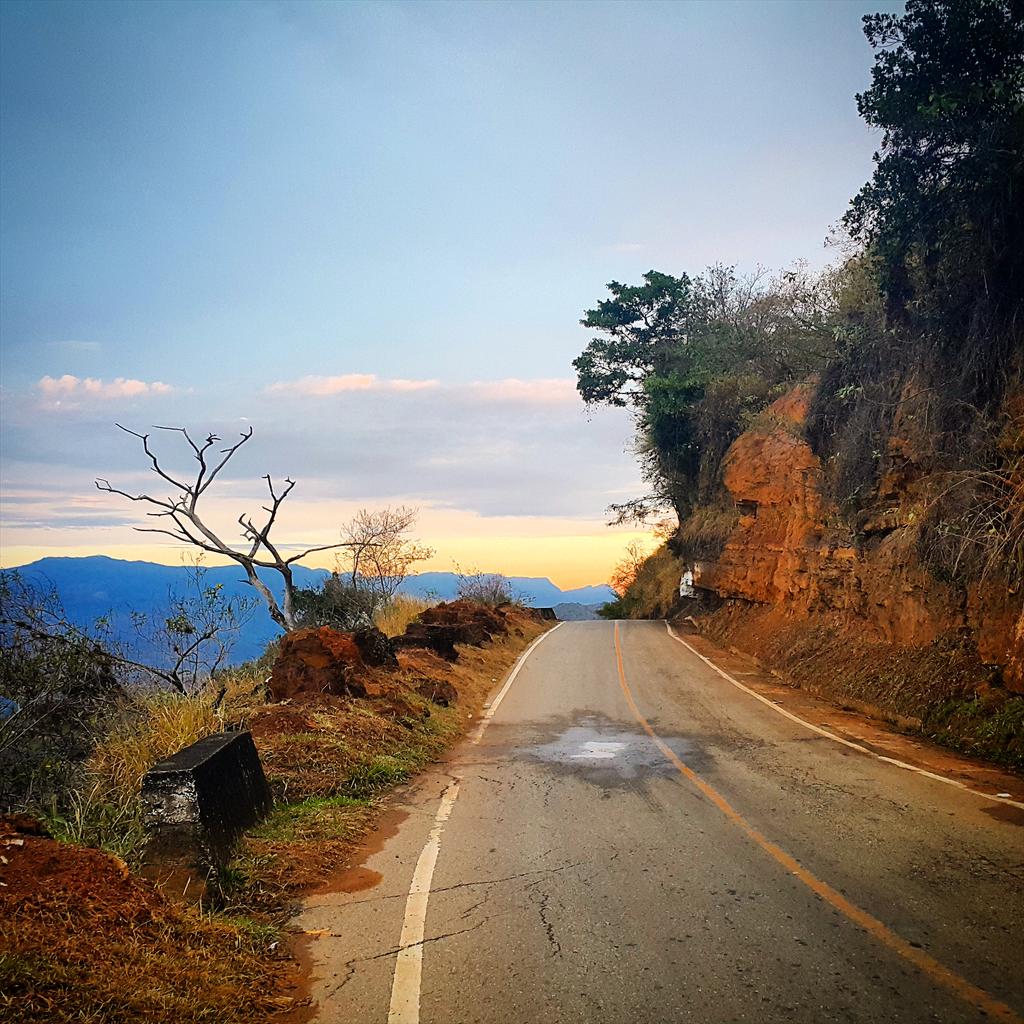 PabloAFigueroa's tweet photo. Caminando por #barichara el pueblito mas lindo de Colombia @NPlanetaRCN http://t.co/w34gIz8j1j