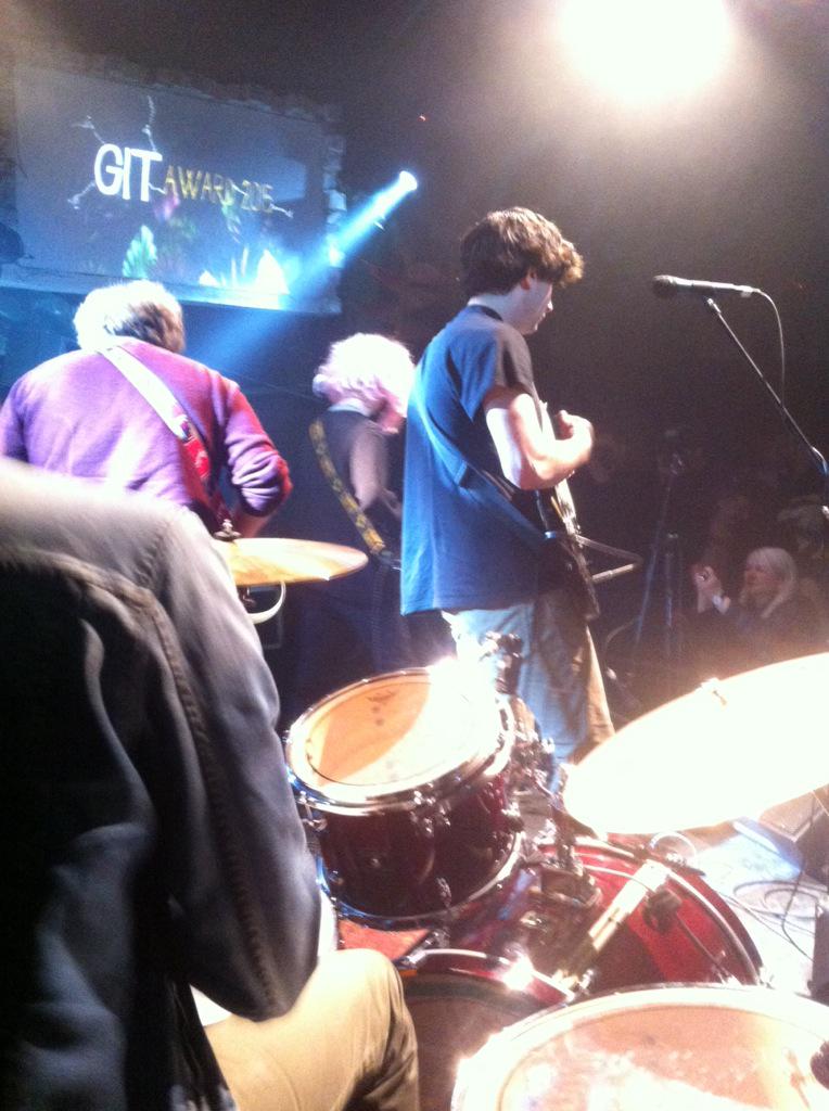 LookingGlassLiv's tweet photo. The music goes on, here's @hootontennisclb killing it as per #GIT15 http://t.co/eJu2Ubf0ZA