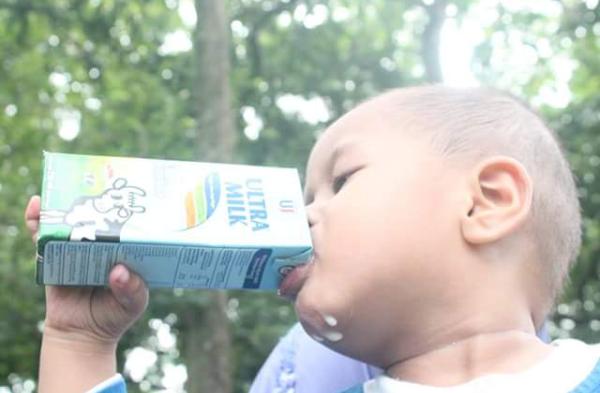 tsabitaaal's tweet photo. @breakoutNET @ultramym kesegaran
ultra milk sampai tetes terakhir, membuat badanku jadi sehat ☺ #ultrainbreakout http://t.co/sKJ0t1L149