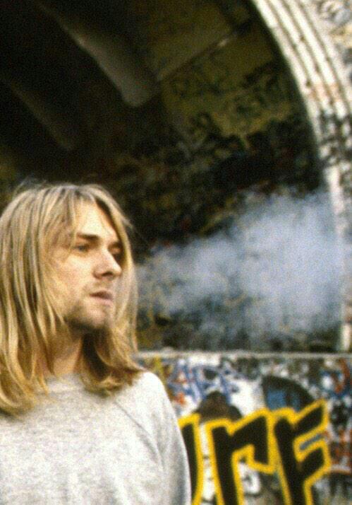RachTheWanderer's tweet image. This day April 5th 1994 the day the world lost an amazing talented musician Rest In Peace Kurt Cobain 💜