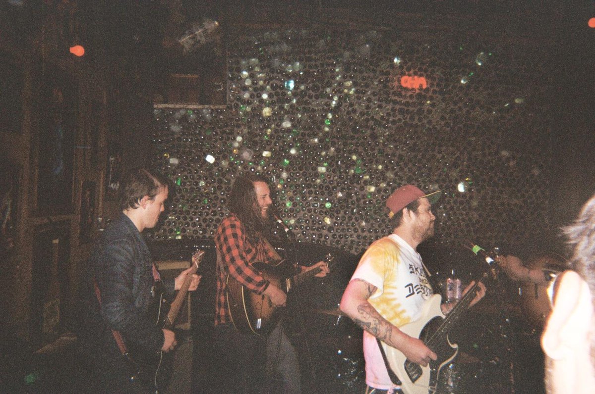 GoldFronts24's tweet photo. @ChaChaSeattle show was awesome the other night!  Thanks @cmrtyz for the pics! http://t.co/yrnhxgpUS1