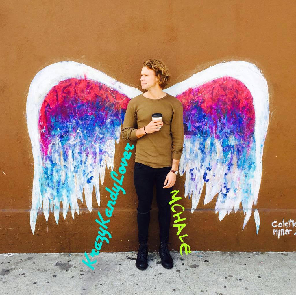 KrazKandyLover's tweet image. New OC account. 
Most definitely not new to RP.
Teenage on of Sam and Gabe.
Please hand over the candy!
RT please?