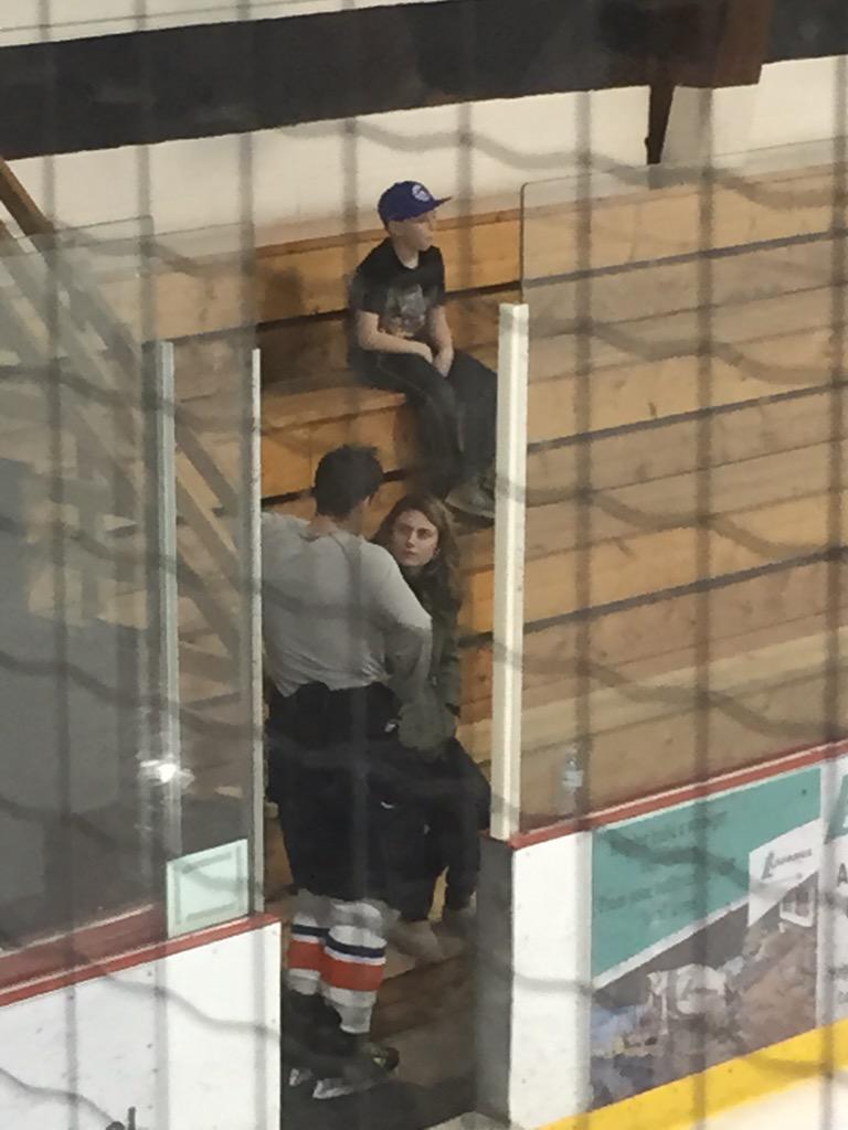 Sivart05's tweet photo. Tough post game interviews. #didntseethepostthere #only2ftofmesh #crossfit @daggger18 @FlopSkirt @MoeMidge83 http://t.co/5cwdcgasUU