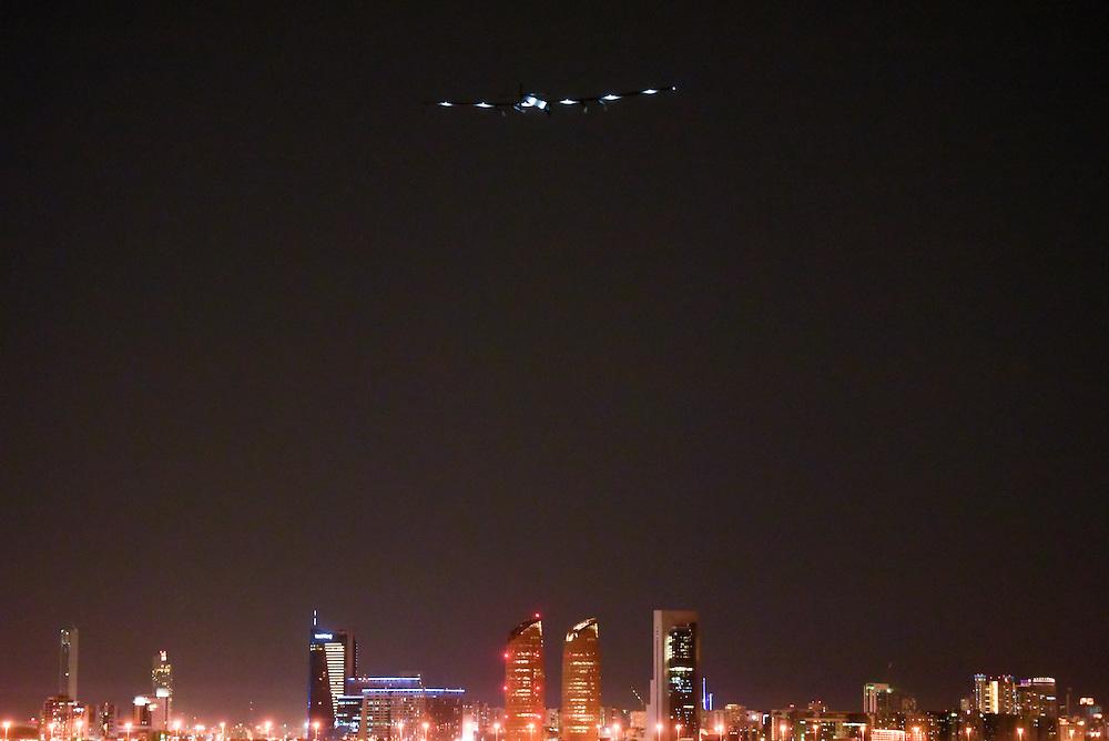 solarimpulse's tweet photo. A #solar airplane flying at night without a drop of fuel: #futureisclean! Cast your vote on http://t.co/jrztLoFdyZ! http://t.co/PooA3HSriQ