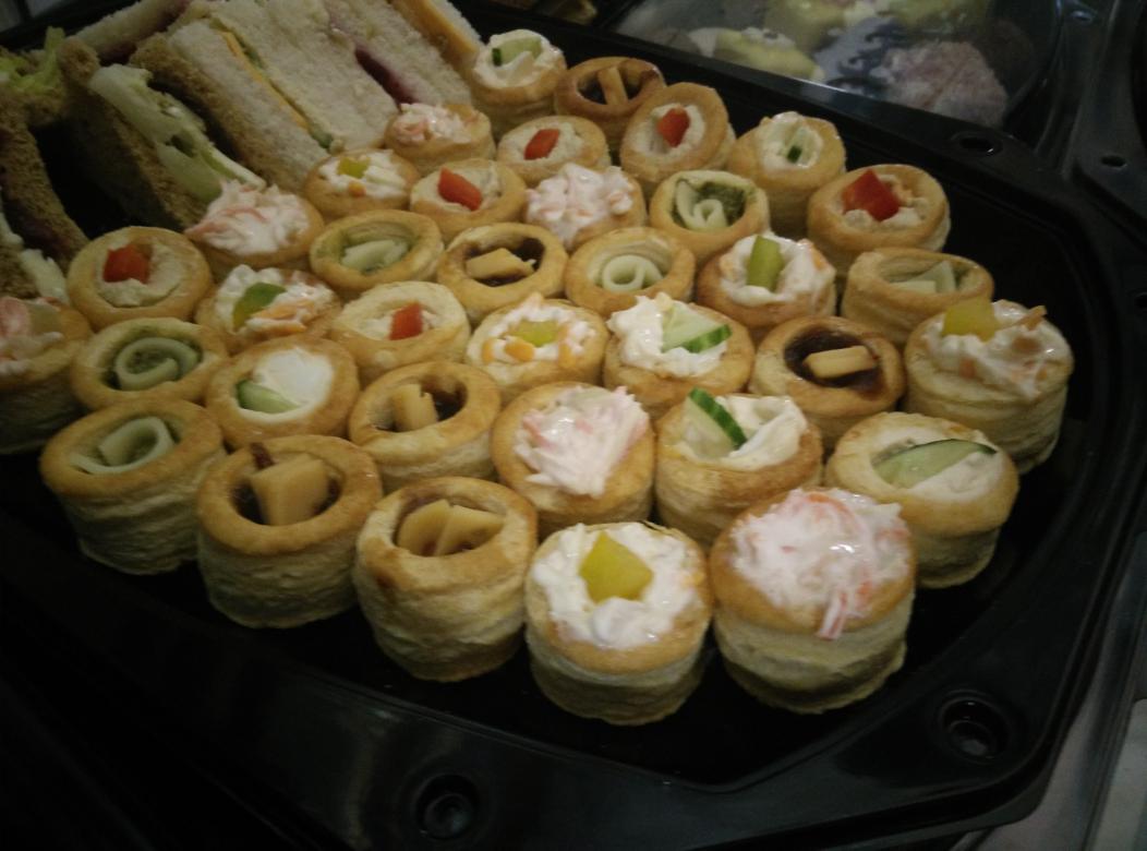 MLHacks's tweet photo. The midnight @Hackdee2015 surprise just arrived. It's deliciously beautiful! #Hackdee http://t.co/My8f7VSYA1